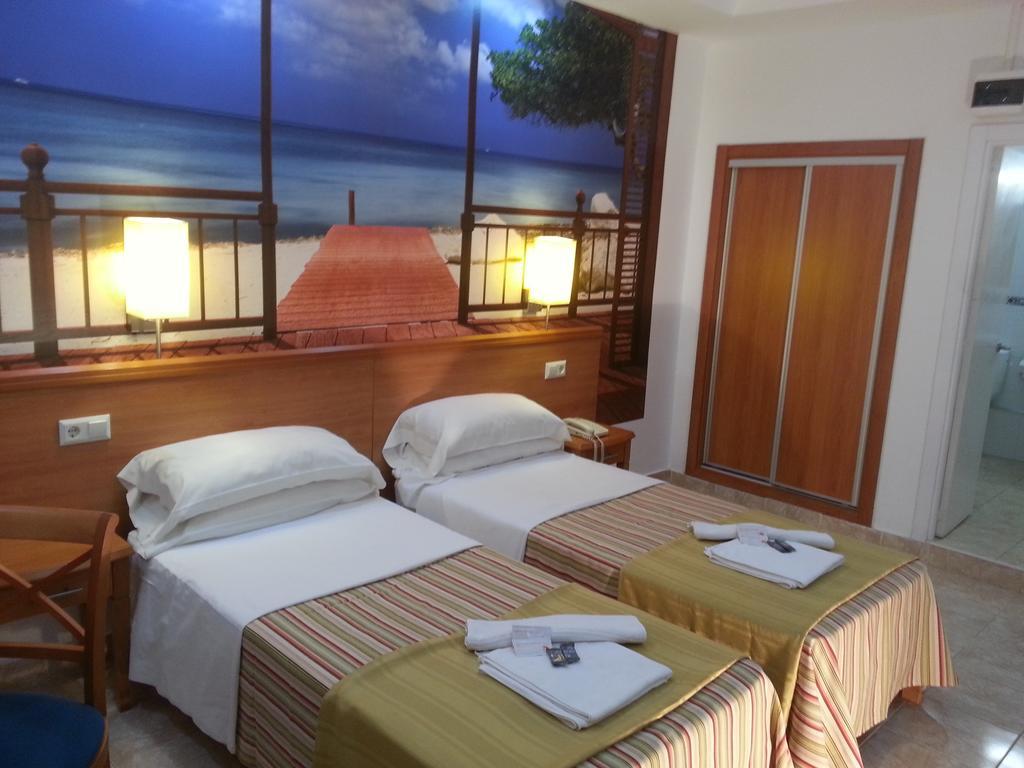 Hotel Vedra Сан-Антонио-Абад Экстерьер фото
